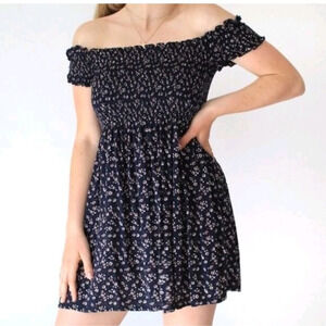 Brandy Melville Caley Off Shoulder Smocked Navy Floral Summer Dress One Size